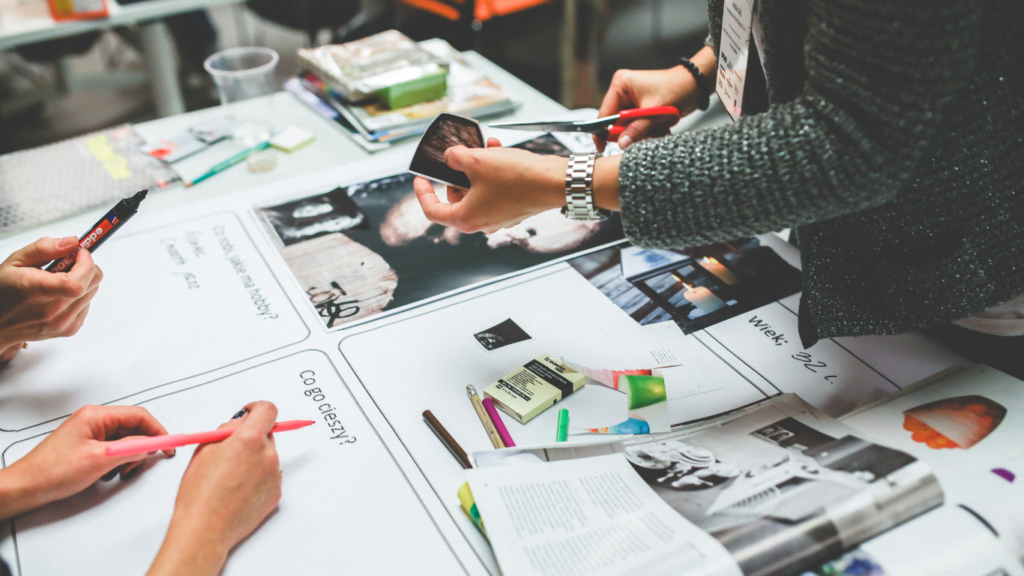 Invertir en Google Ads puede marcar la diferencia entre esperar clientes o atraerlos activamente. Esta estrategia le da visibilidad a tu estudio justo cuando más lo necesitan.